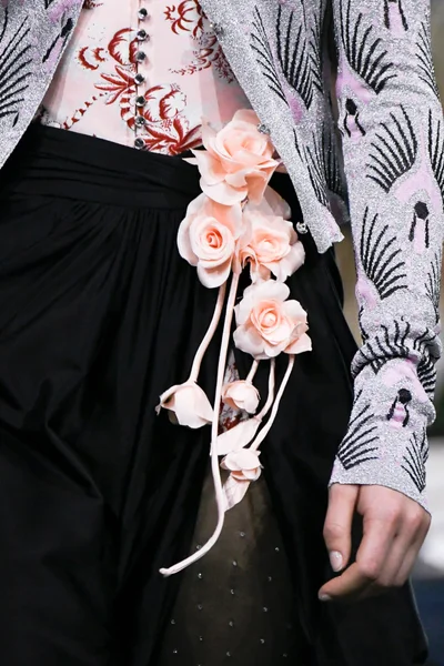 Look 4